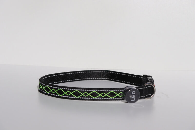 Collar LED bordado