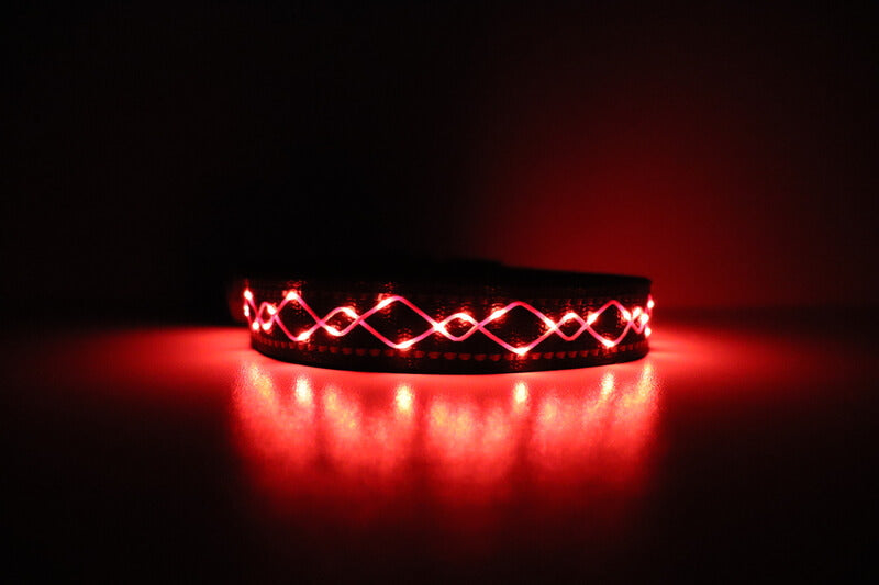 Collar LED bordado
