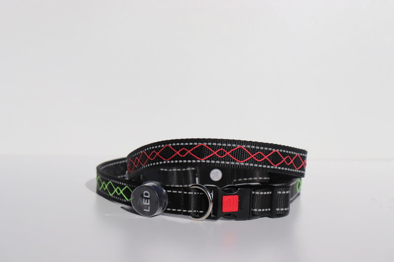 Collar LED bordado